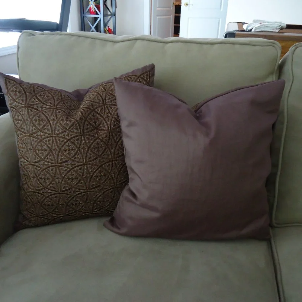 Fieldcrest Throw Pillows Feathers Bundle of 2